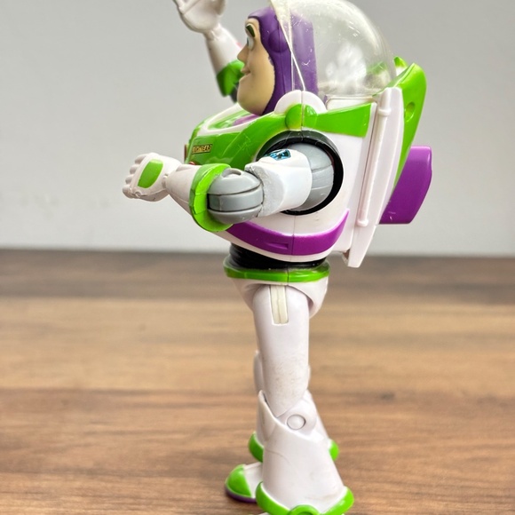 DISNEY Pixar Toy Story BUZZ LIGHTYEAR 5.5" Chopping Action Figure Jointed Topper - Picture 7 of 12